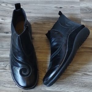 Naot Chi Koru Madras Black Swirl Leather Ankle Boots Women's Size 37 US 6-6.5
